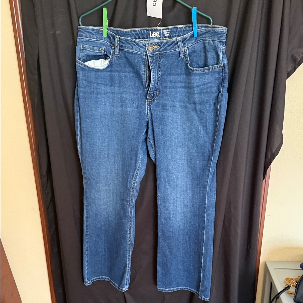 #95–Lee Women's Classic Straight Leg Blue Jeans